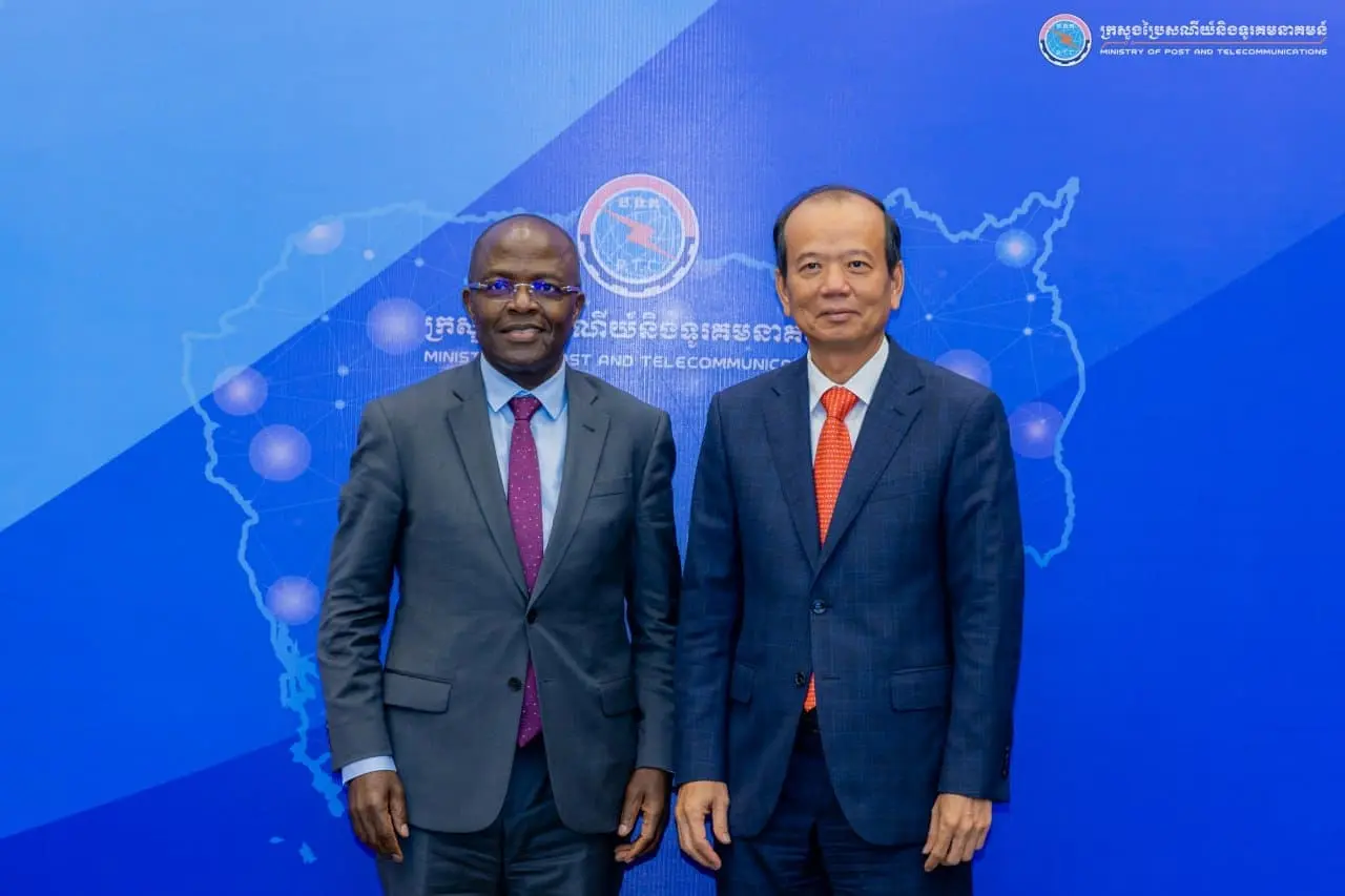 His Excellency Minister Chea Vandeth hold talks with Dr. Cosmas Zavazava, Director of the Telecommunication Development Bureau of the International Telecommunication Union (ITU)