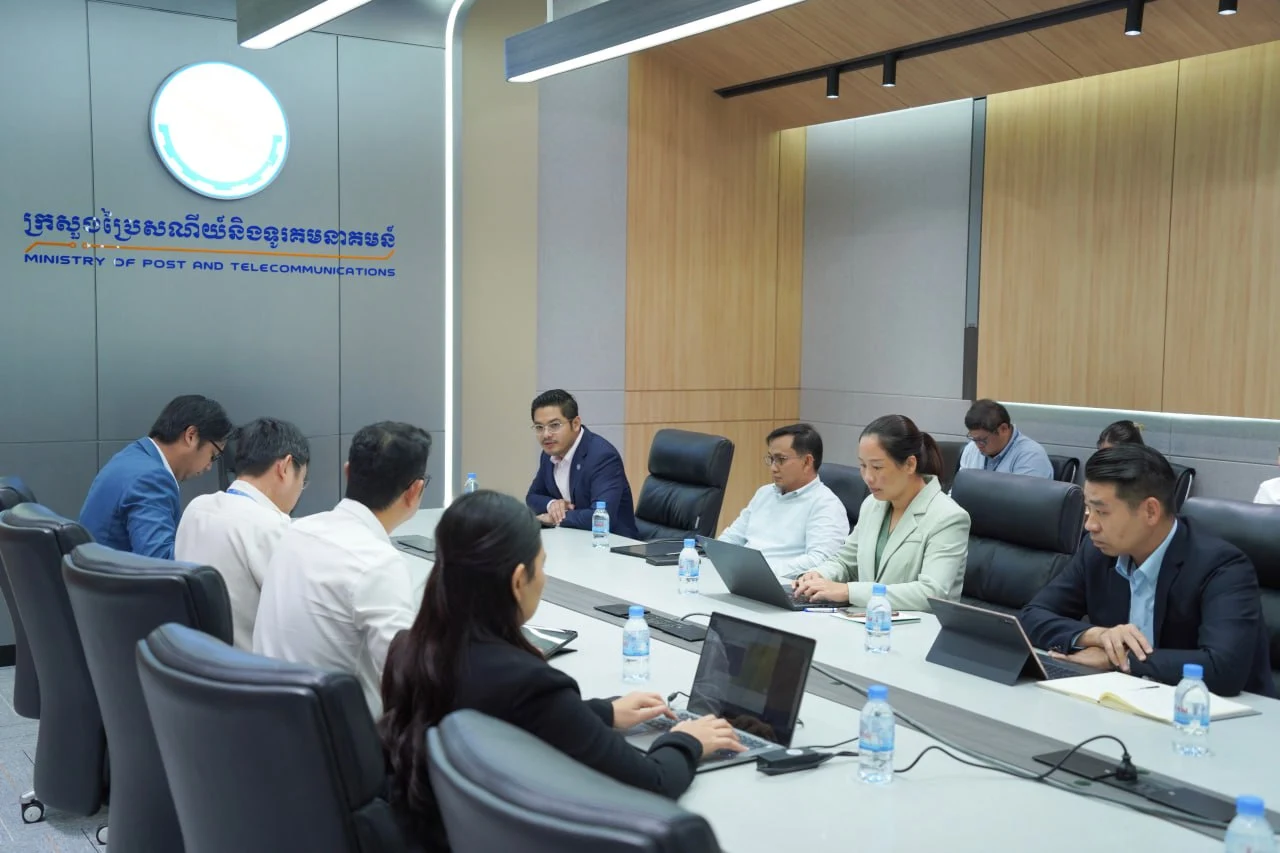 ក្រុមការងារក្រសួងប្រៃសណីយ៍និងទូរគមនាគមន៍  (ក.ប.ទ.) និងក្រសួងអប់រំ  យុវជន  និងកីឡា  (ក.អ.យ.ក.) ជួបប្រជុំពិភាក្សាលើការអនុវត្តគម្រោងមជ្ឈមណ្ឌលបច្ចេកវិទ្យាសហគមន៍ (ម.ប.ស.)
